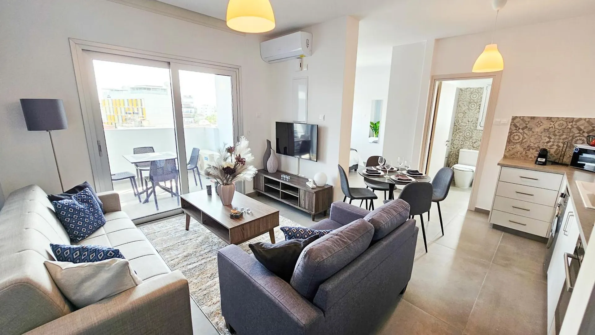 Sealife Citycenter Residences Larnaca Apartment